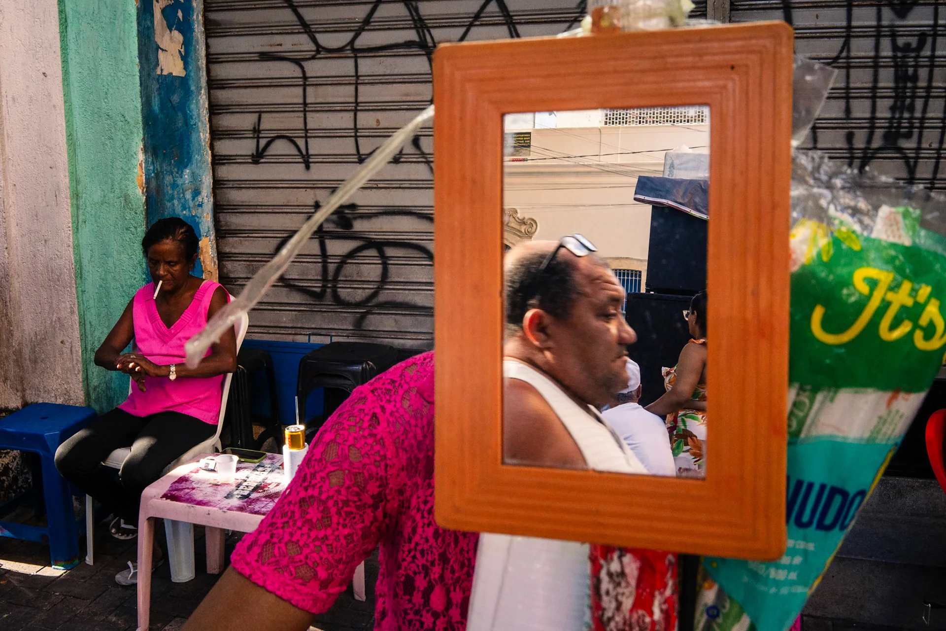 Street: photograph by Leo Saraiva, image 10