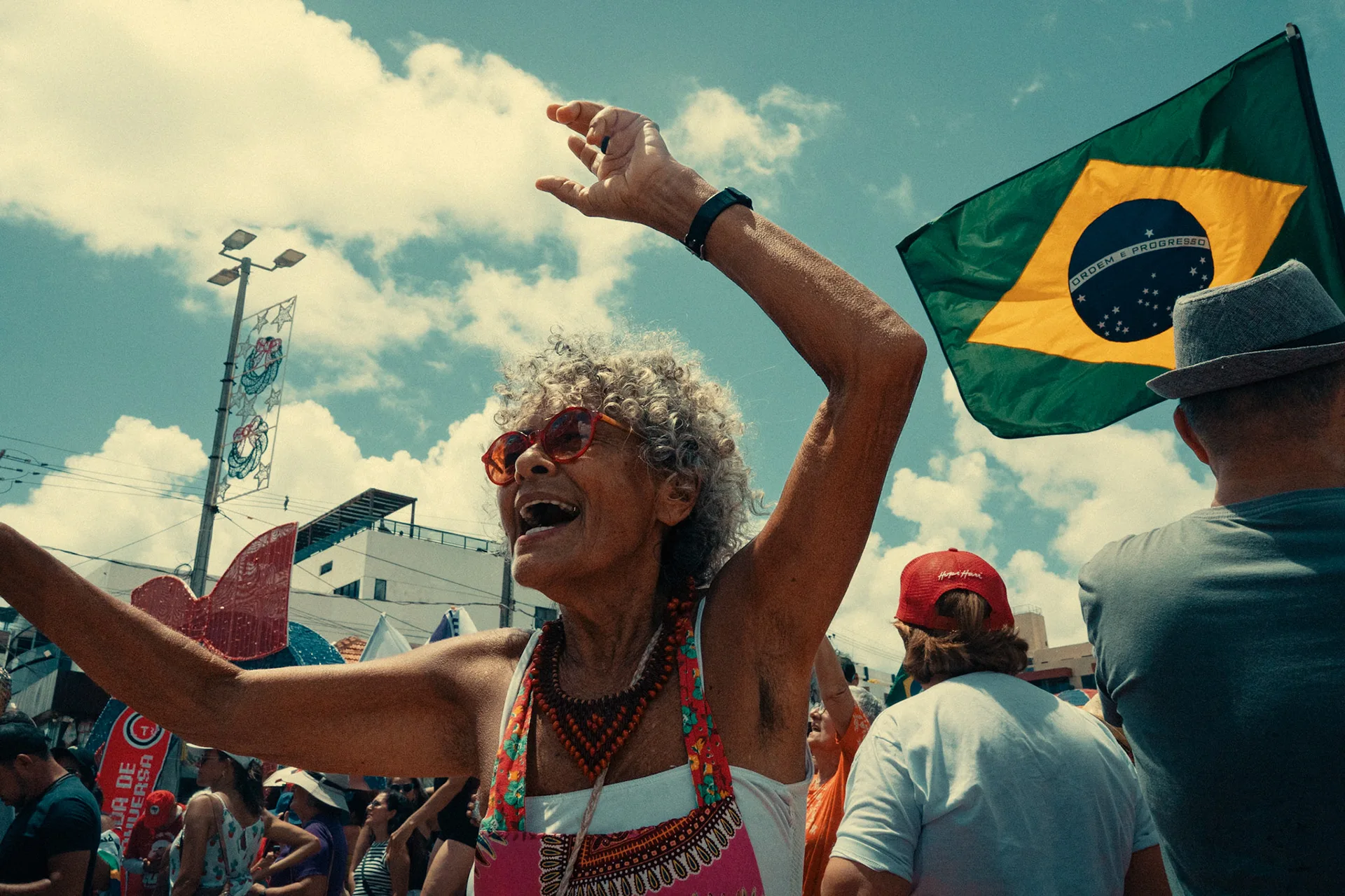 Street: photograph by Leo Saraiva, image 13