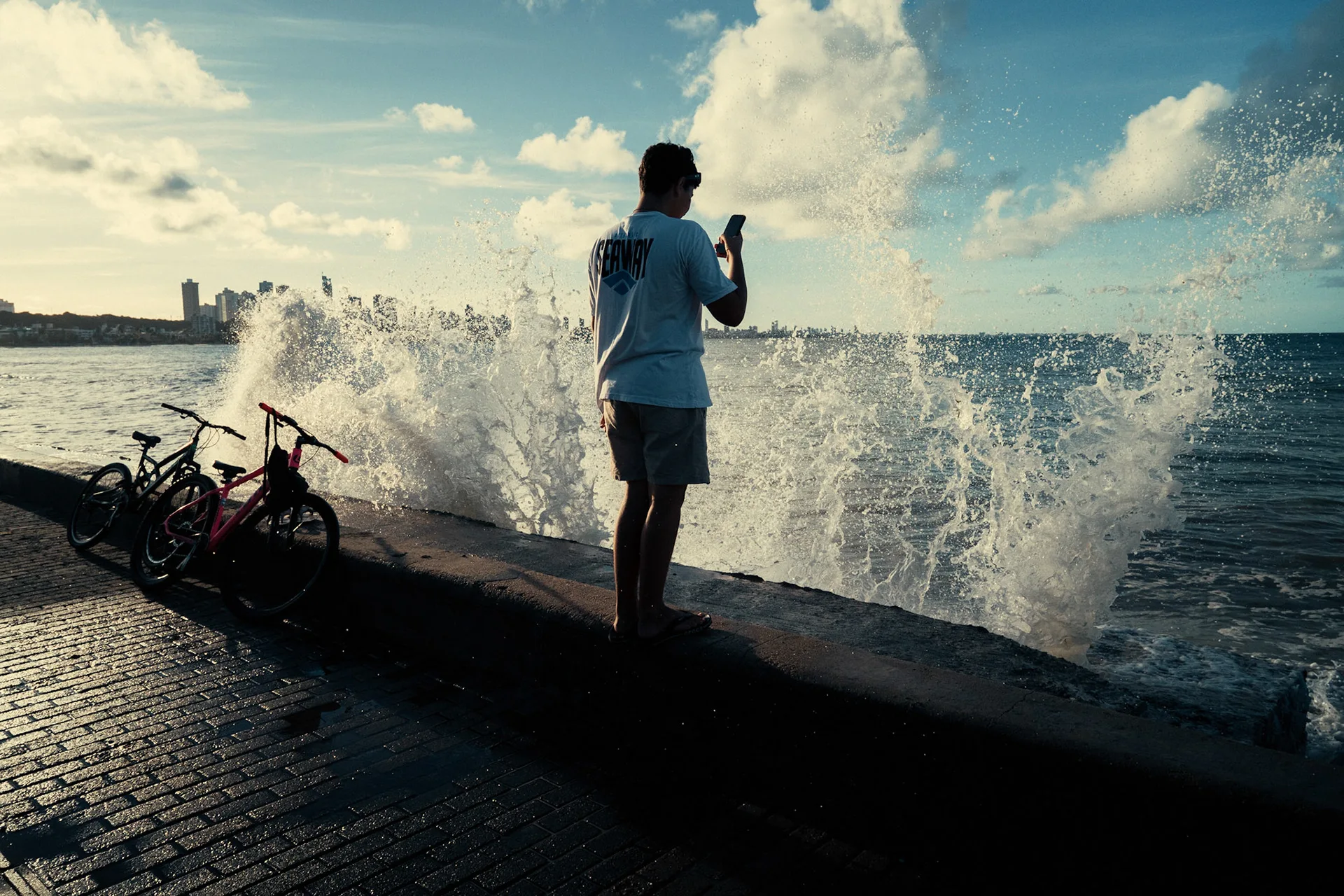 Street: photograph by Leo Saraiva, image 18