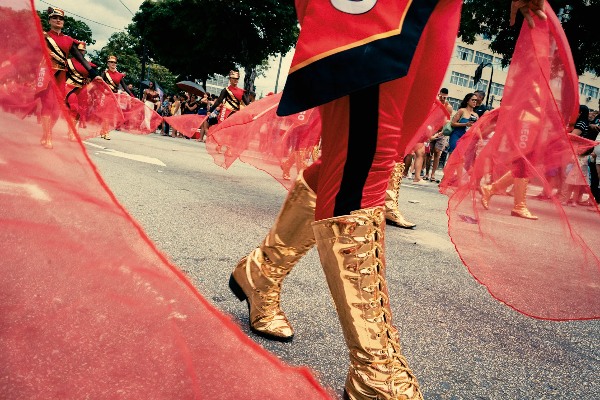 Street: photograph by Leo Saraiva, image 19